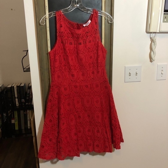 BB Dakota Red Lace Fit & Flare Sleeveless Dress Size 10 Cocktail Party Wedding - Picture 3 of 5
